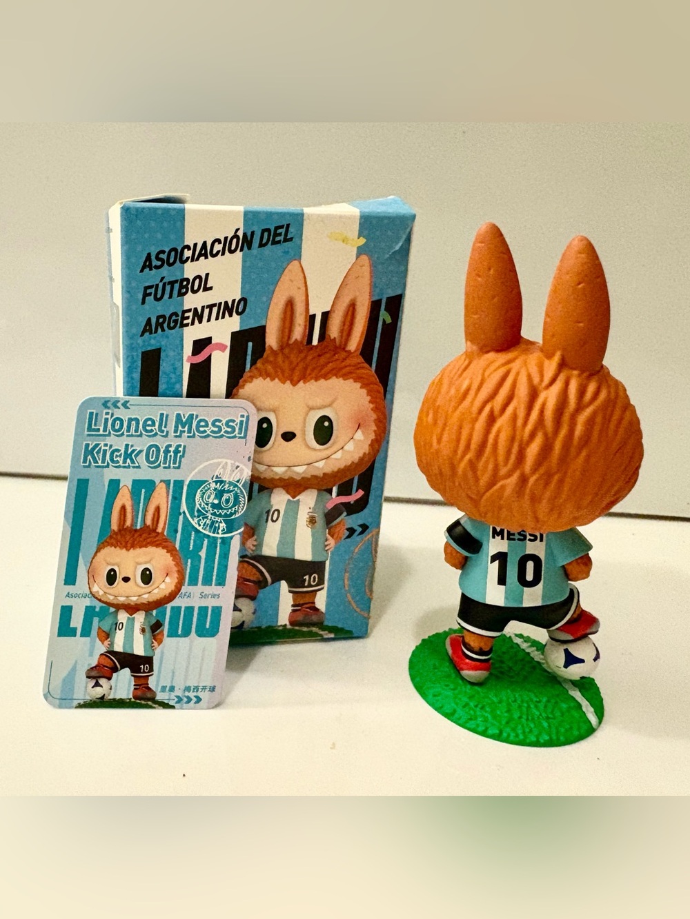 No. 10 Lionel Messi in Labubu collab with Argentina Soccer. Discontinued. - Picture 4 of 8